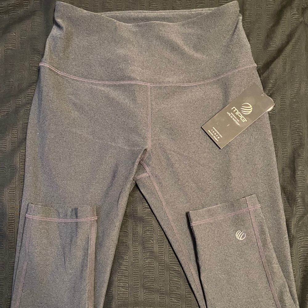MPG Womens - Med - Dashing Athletic Capris - BNWT